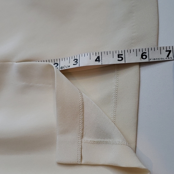 New Emmelle Egg Colored Evening Skirt Size Small - Picture 3 of 9